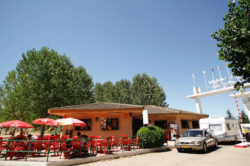 Bungalows Y Mobil Homes Camping Regio Santa Marta de Tormes Exterior foto
